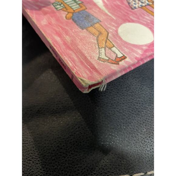 Question and Answer Book Vintage Easy Reader by Mary Elting 1963 - Picture 2 of 7